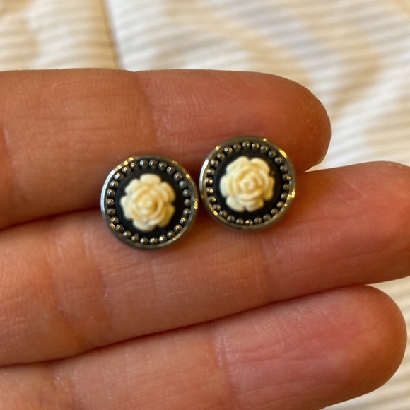 Earring Lot - Picture 3 of 7